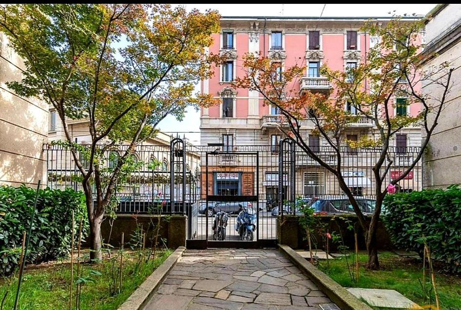 Апартаменты A Casa Di... Милан Экстерьер фото